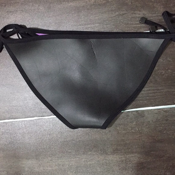 Triangl black side tie bikini bottoms size XS - Picture 6 of 8